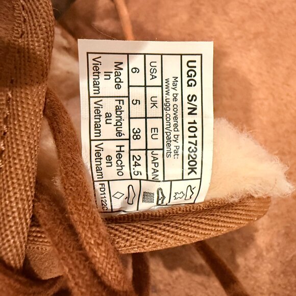 UGG Kids' Neumel II Boot - Picture 14 of 15